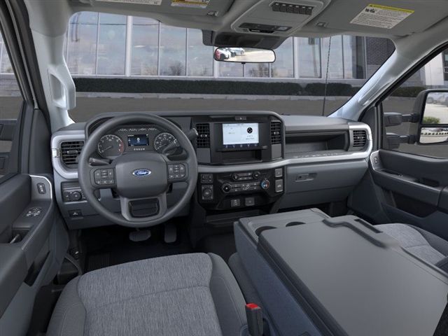 2025 Ford F-250 XLT photo 8