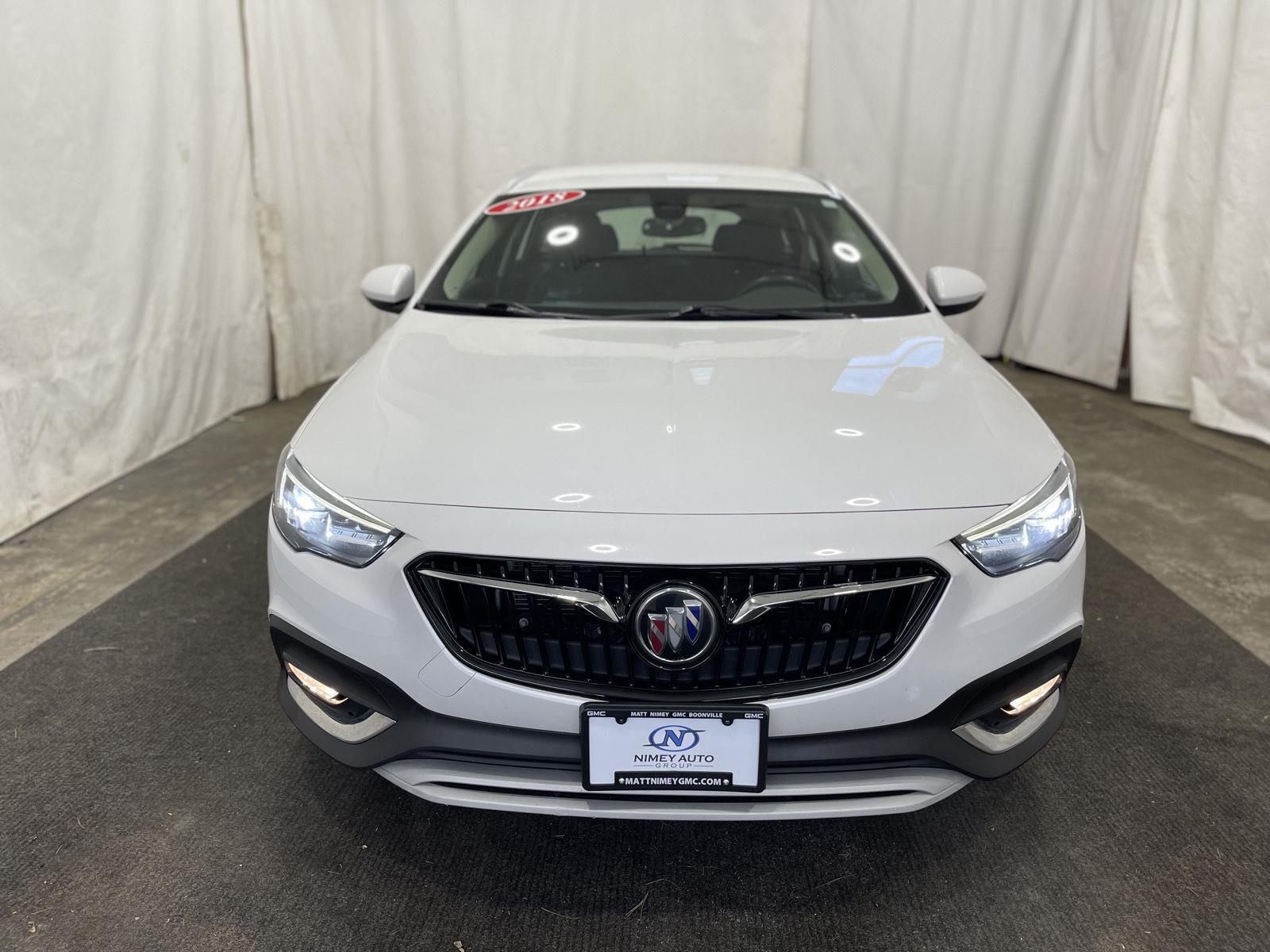2018 Buick Regal TourX Essence photo 2