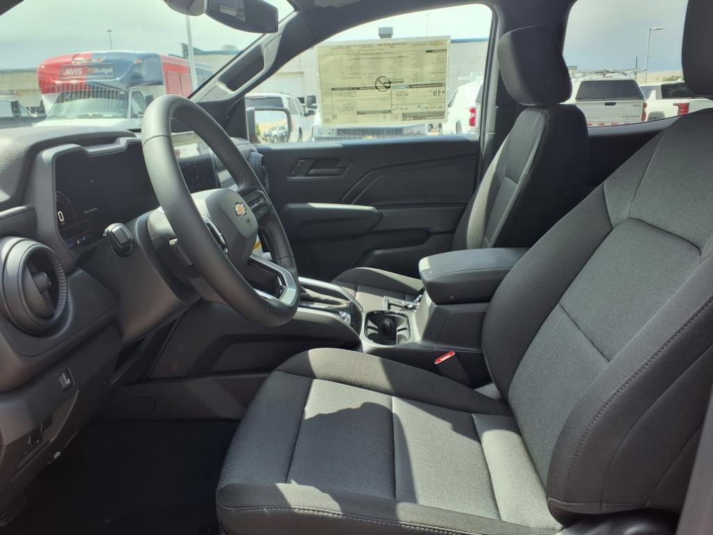 2025 Chevrolet Colorado LT photo 12
