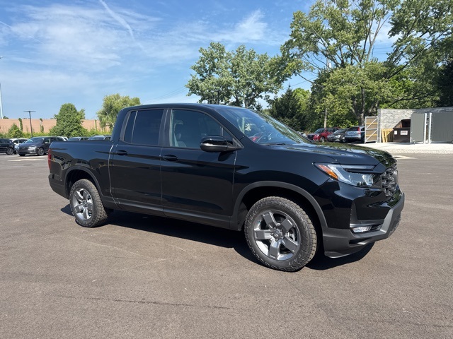 2025 Honda Ridgeline TrailSport photo 2
