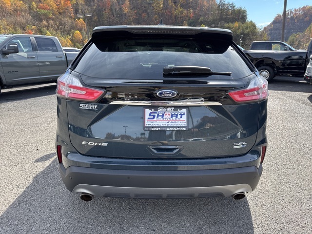2019 Ford Edge SEL photo 3