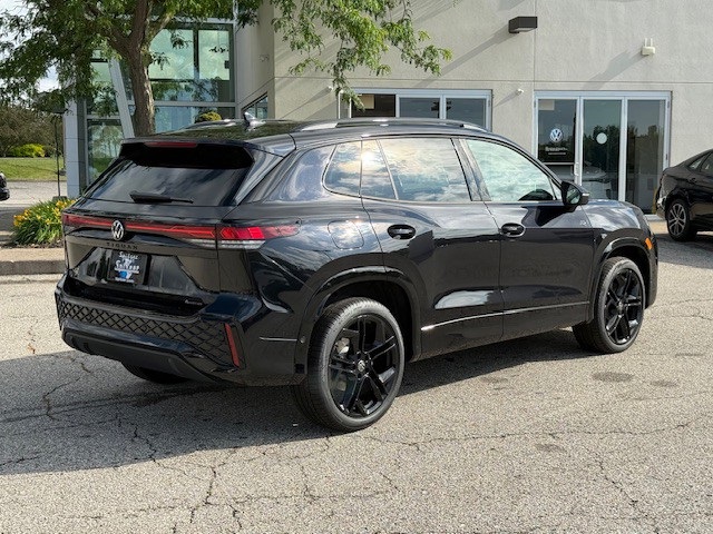 2025 Volkswagen Tiguan SE R-Line Black photo 3