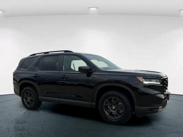 2025 Honda Pilot TrailSport photo 2