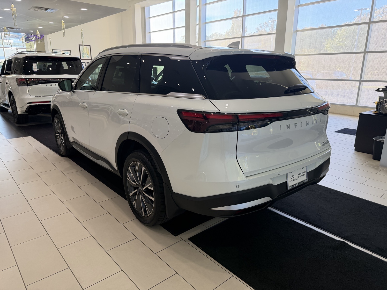 2026 Infiniti QX60 Luxe photo 3