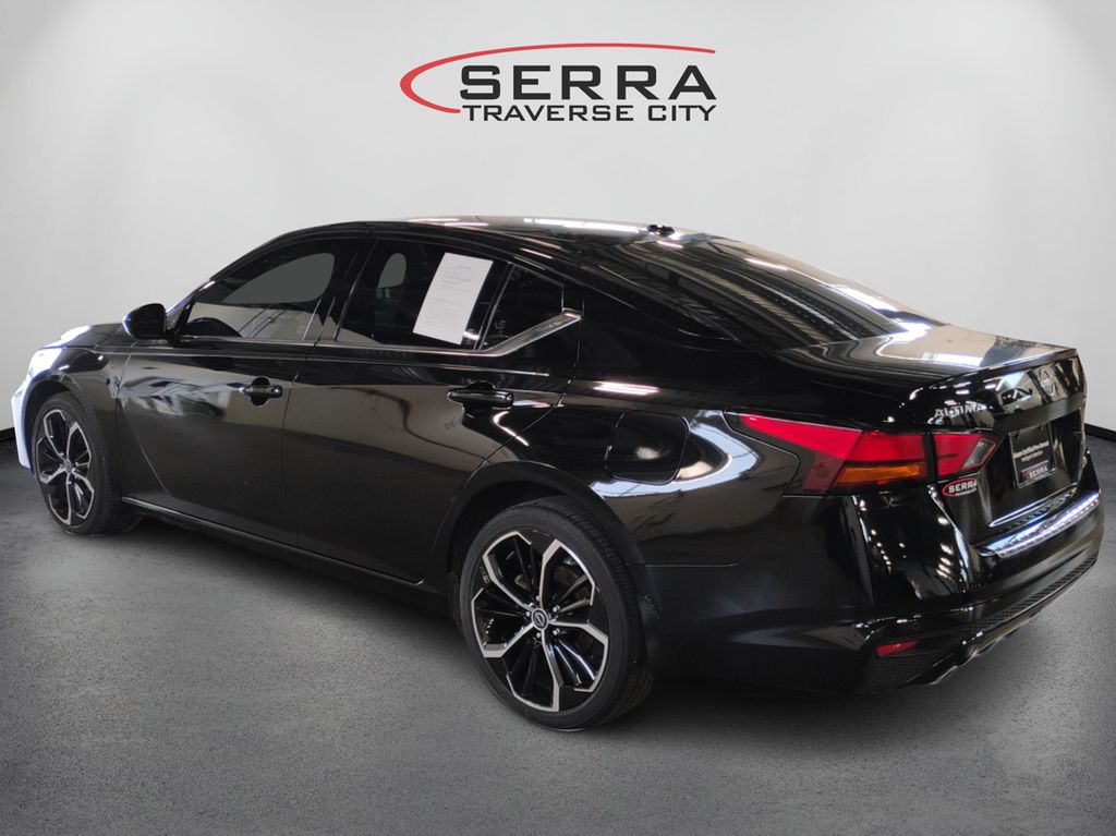 2023 Nissan Altima 2.5 SR photo 7