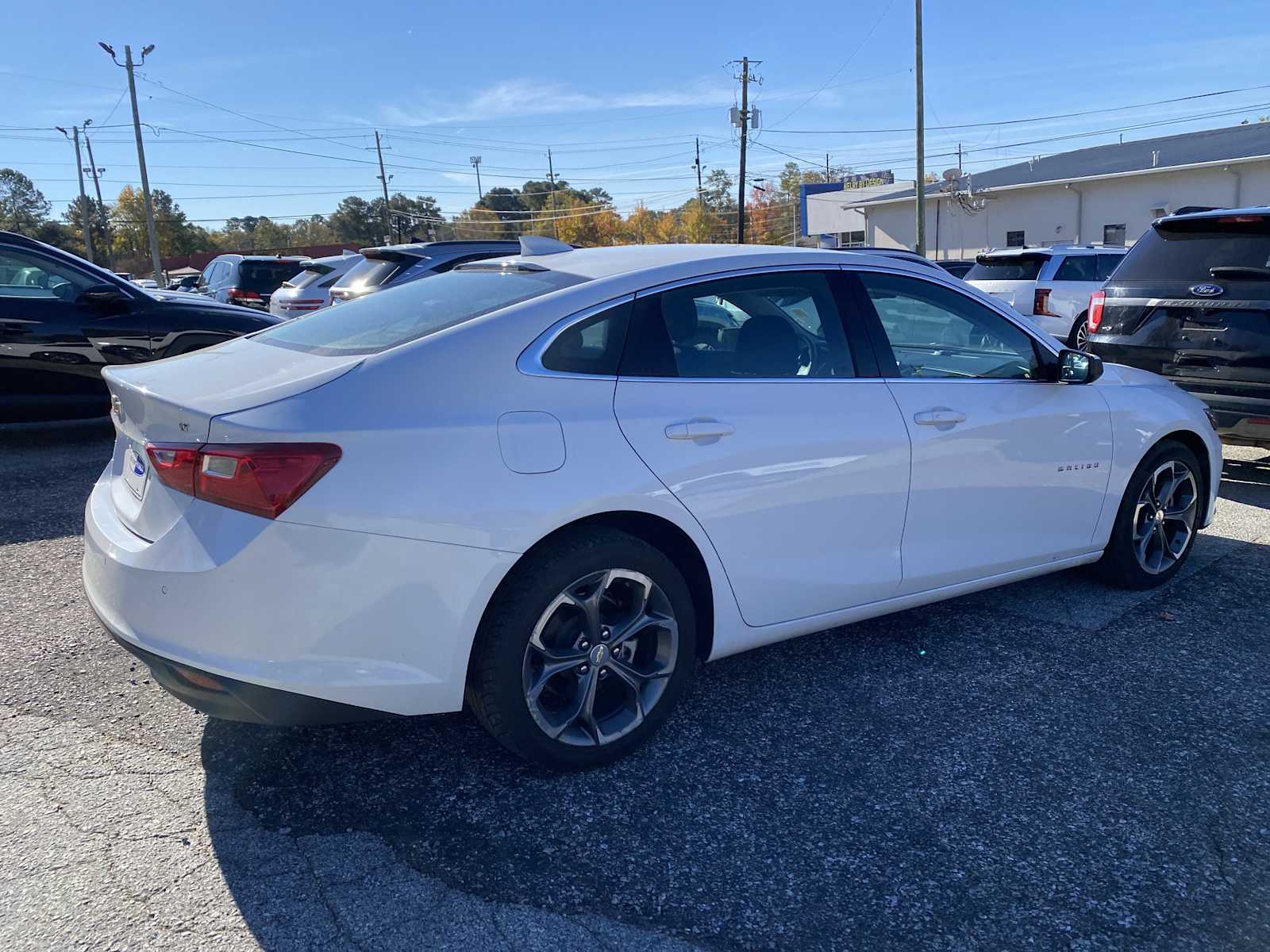 2024 Chevrolet Malibu 1LT photo 2
