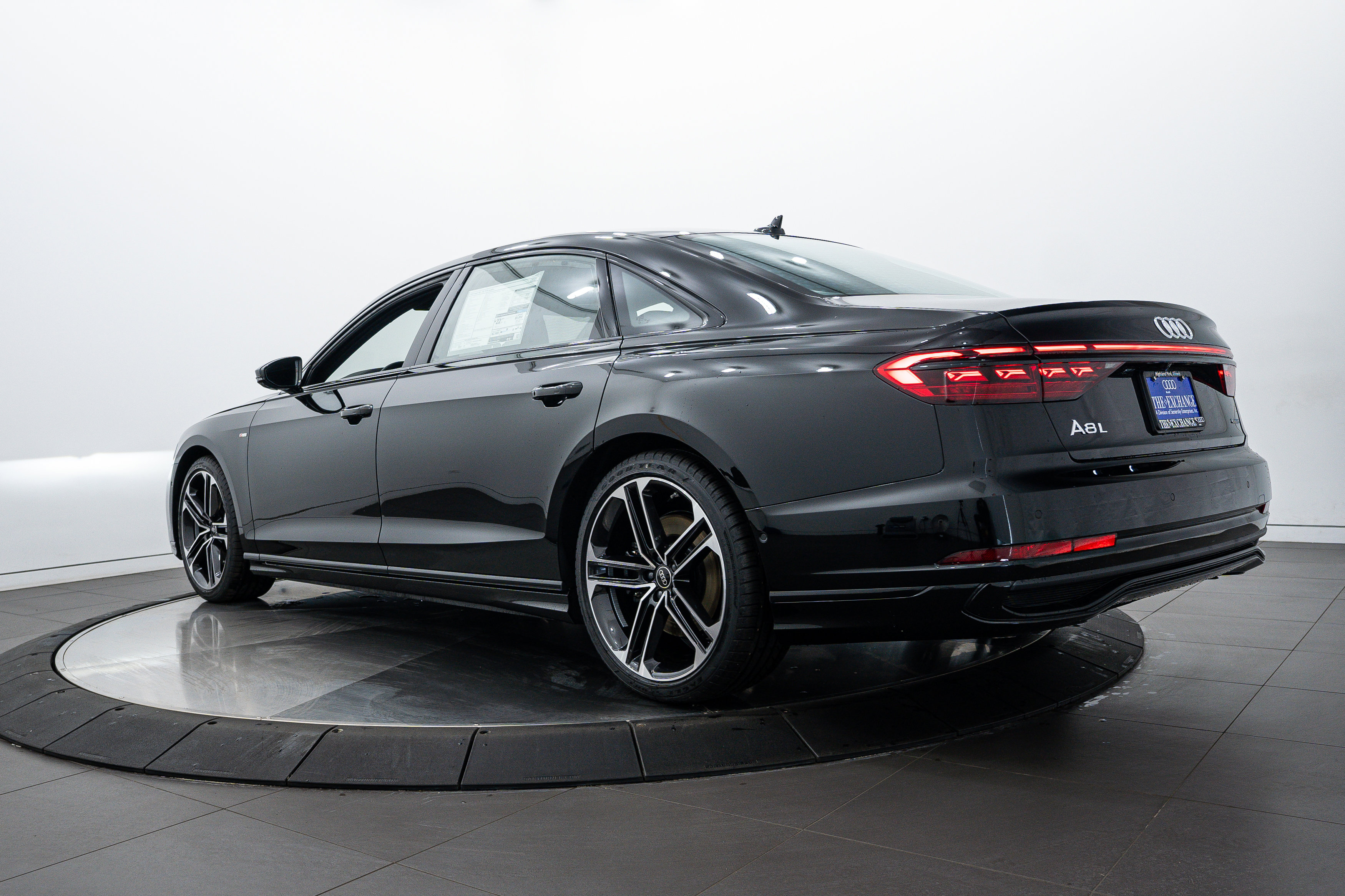 2025 Audi A8 L 55 photo 5