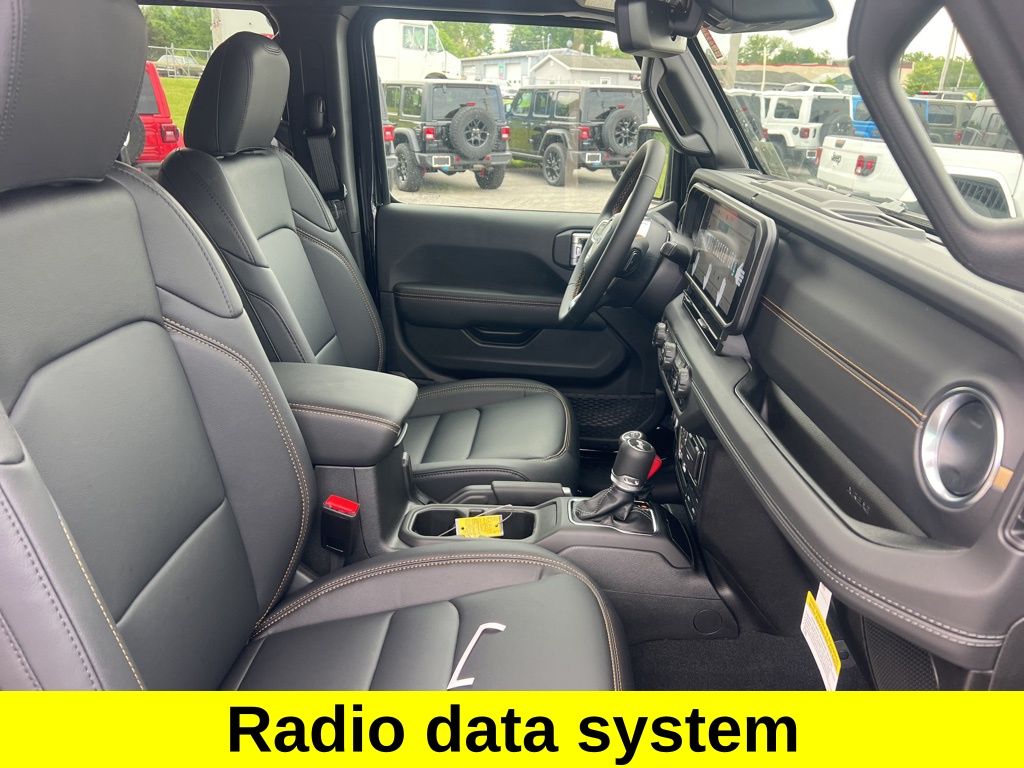 2024 Jeep Wrangler Sahara 4xe photo 11