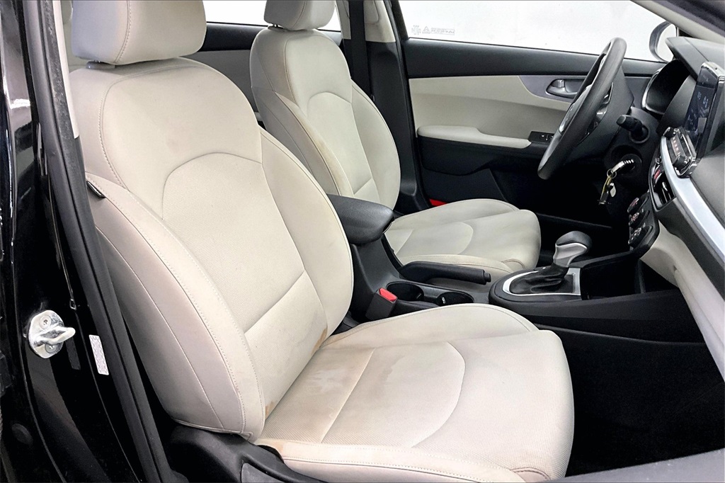 2023 Kia Forte LXS photo 6