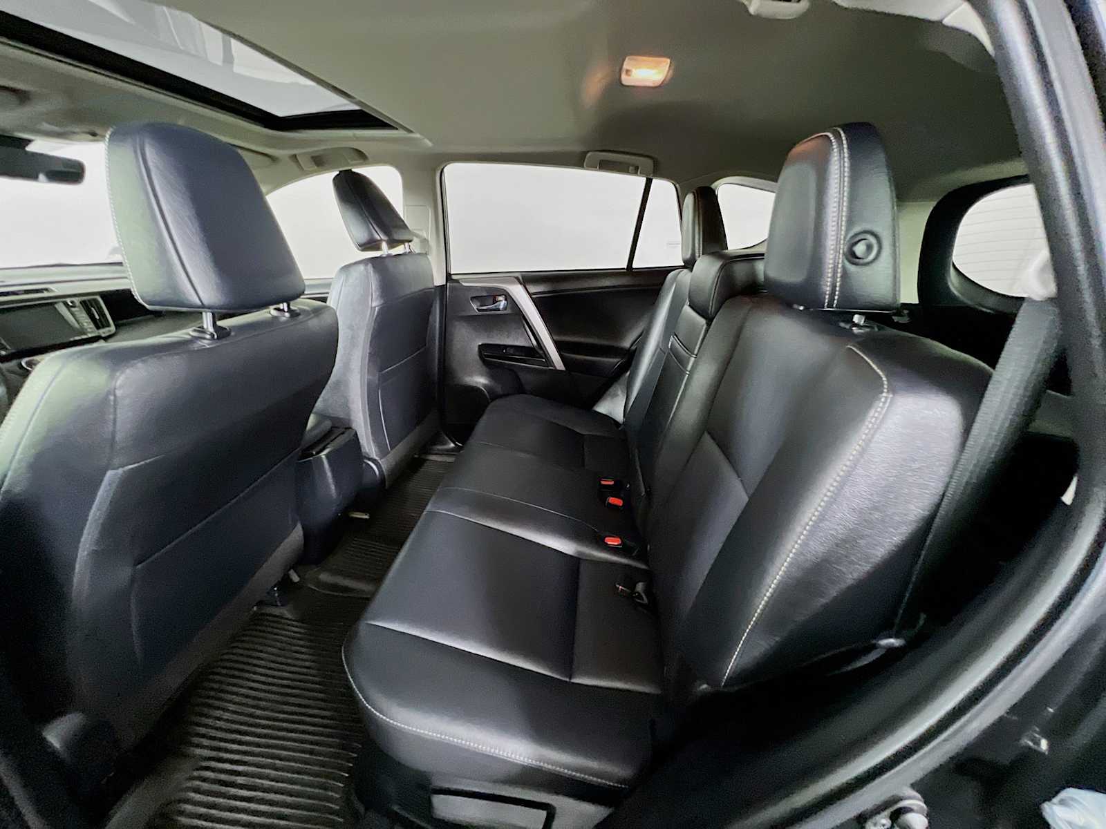 2016 Toyota RAV4 Hybrid Limited photo 25