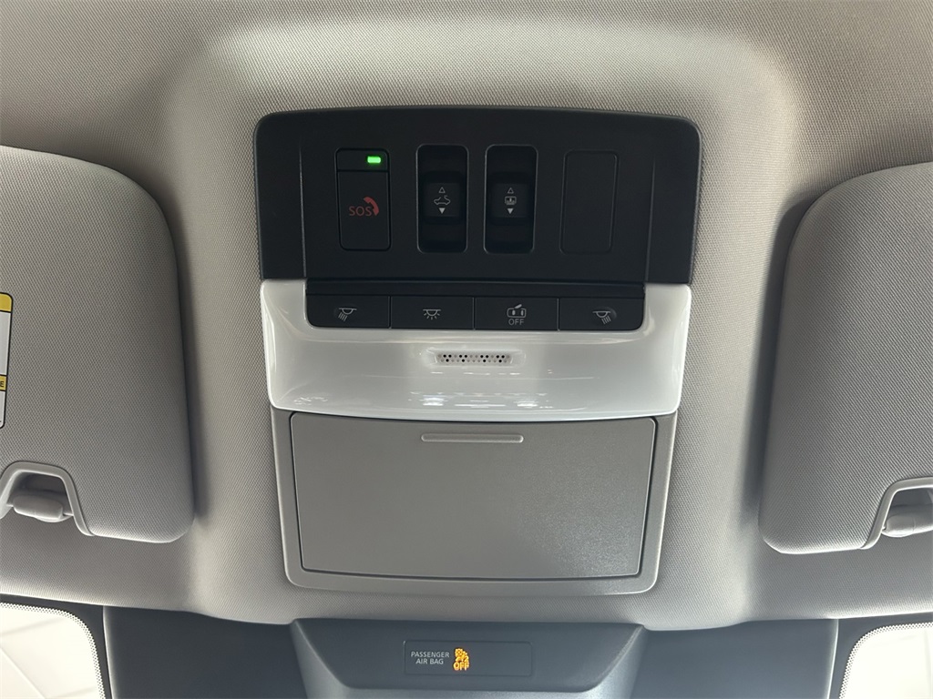 2025 Nissan Pathfinder SL photo 17