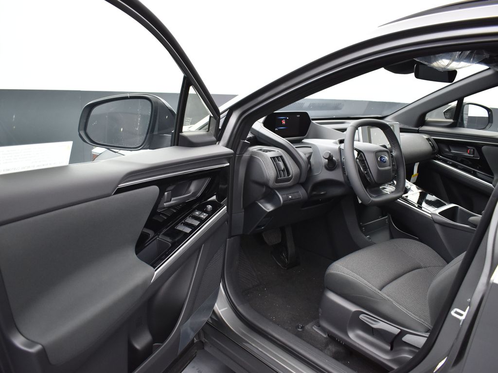 2025 Subaru Solterra Premium photo 7