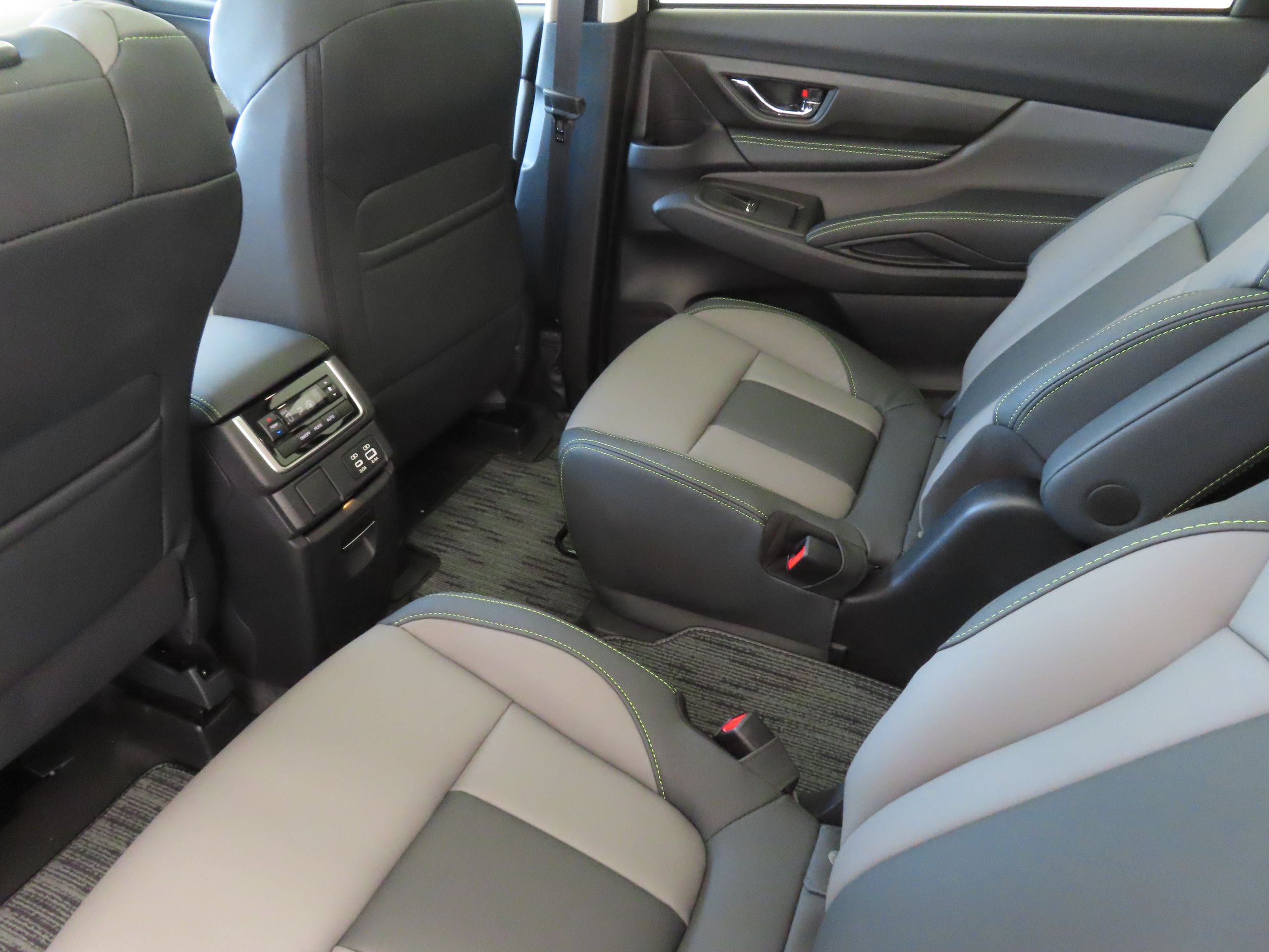 2025 Subaru Ascent Onyx Edition photo 21