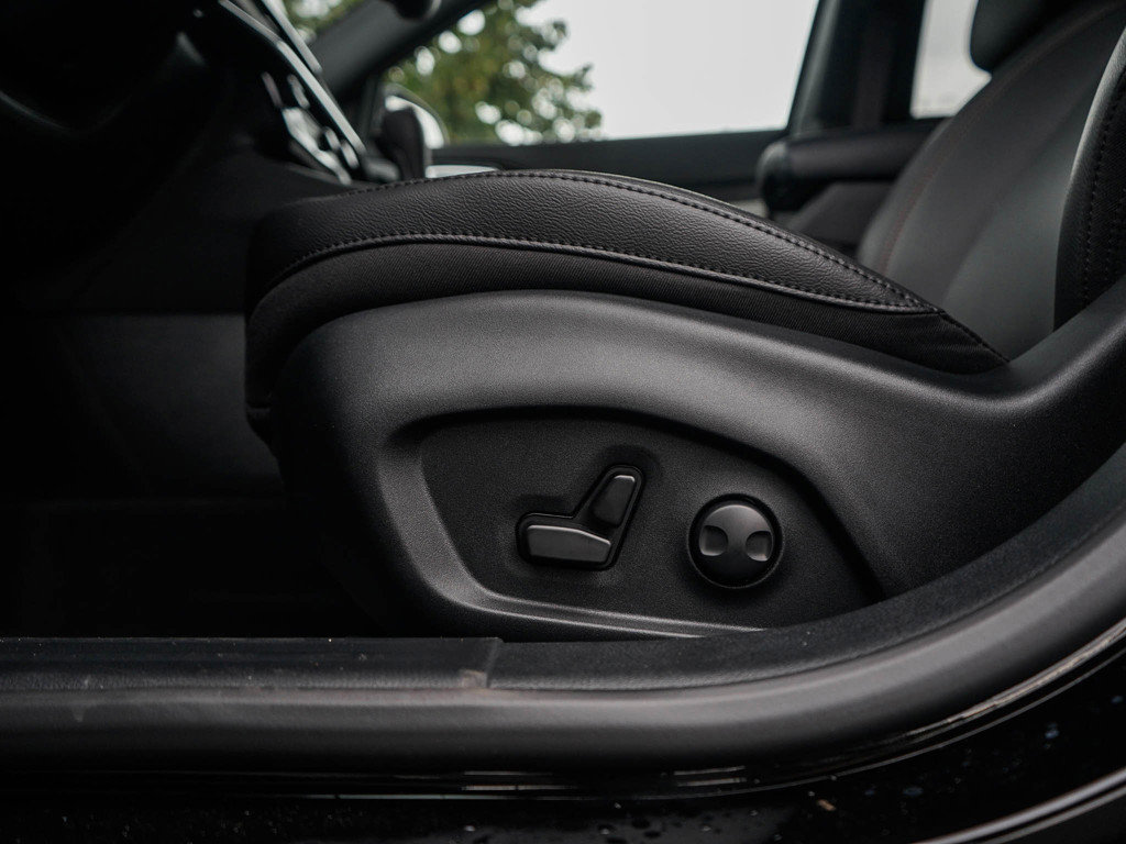 2025 Jeep Compass Limited photo 18