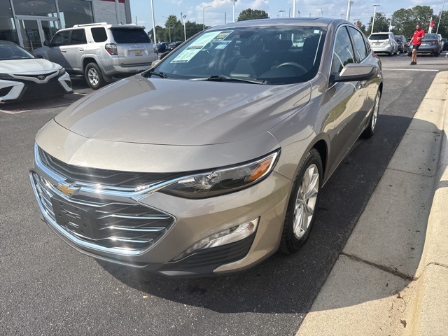 2024 Chevrolet Malibu 1LT photo 2