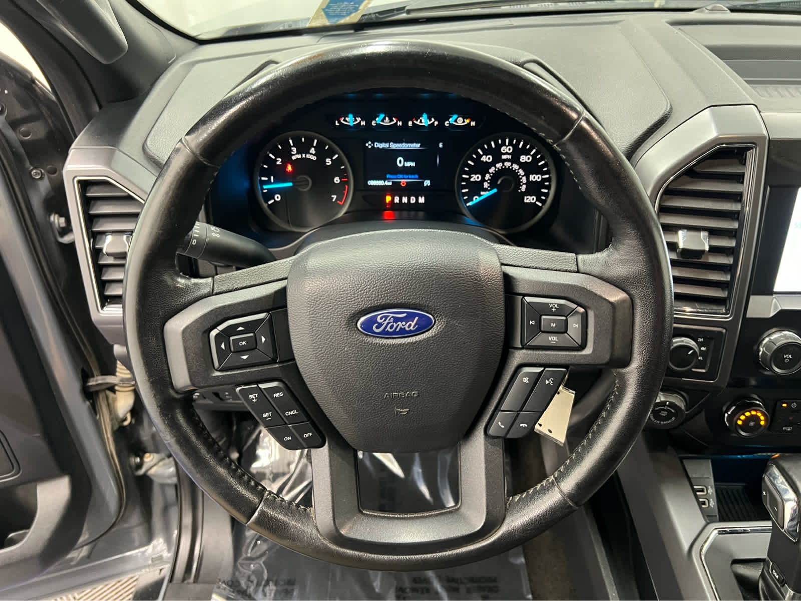 2020 Ford F-150 XLT photo 17