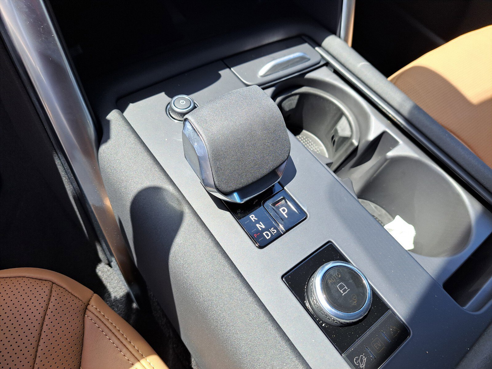 2025 Land Rover Discovery SE photo 13