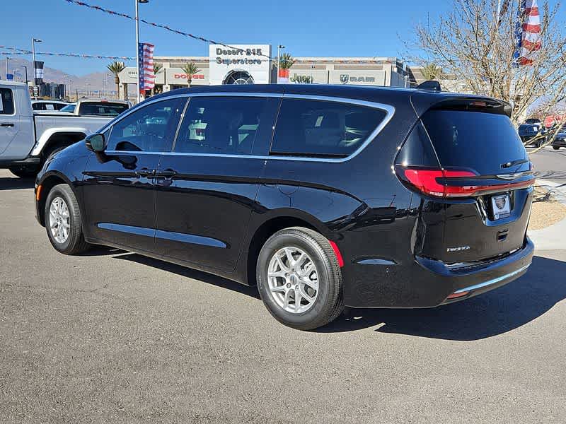 2025 Chrysler Pacifica photo 6