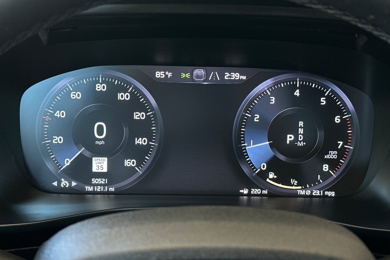 2022 Volvo XC40 Momentum photo 19
