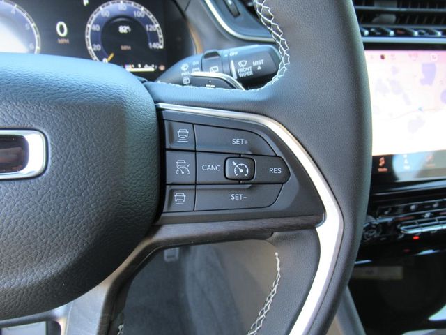 2025 Jeep Grand Cherokee Limited photo 14