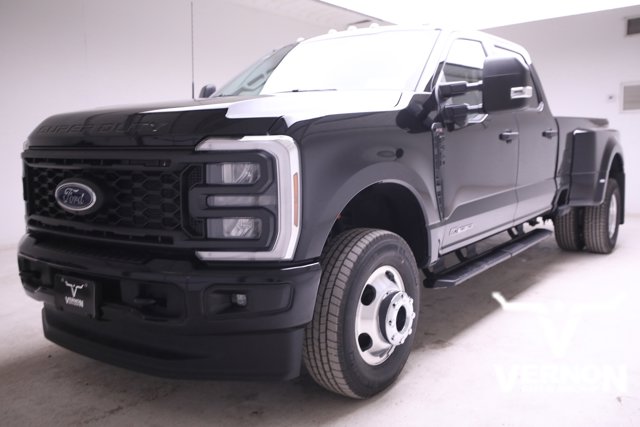 2026 Ford F-350 Super Duty XL's photo