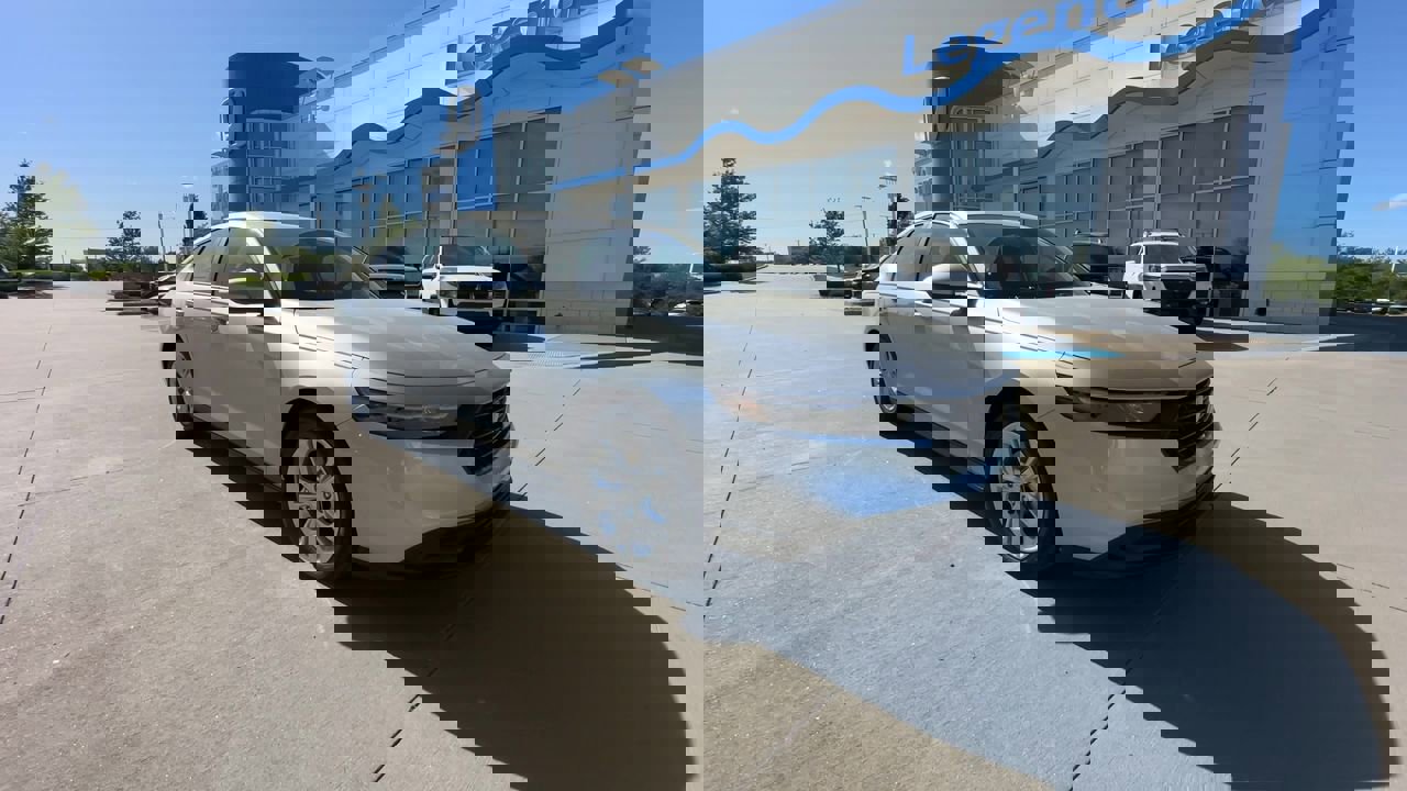 2025 Honda Accord 1.5T LX photo 2