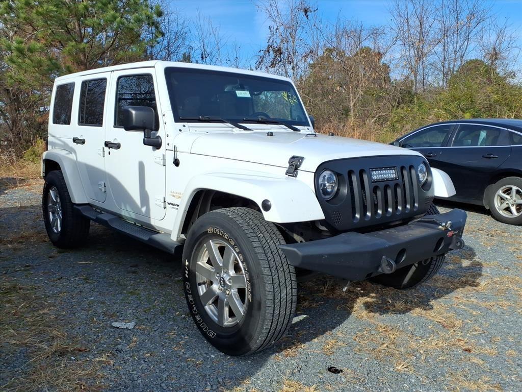 2014 Jeep Wrangler Unlimited Sahara photo 3