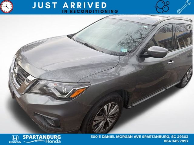 2019 Nissan Pathfinder SV's photo