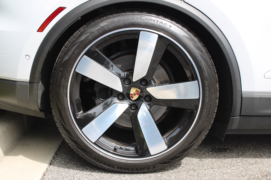 2024 Porsche Macan Electric 4 photo 14