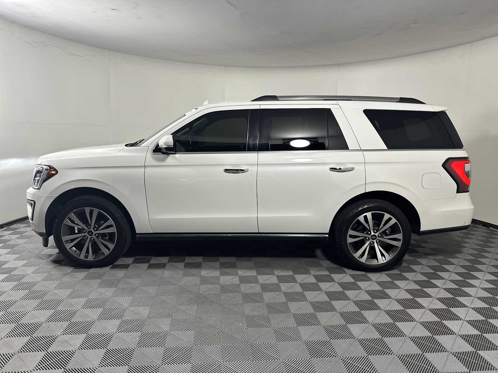 2021 Ford Expedition Limited photo 3