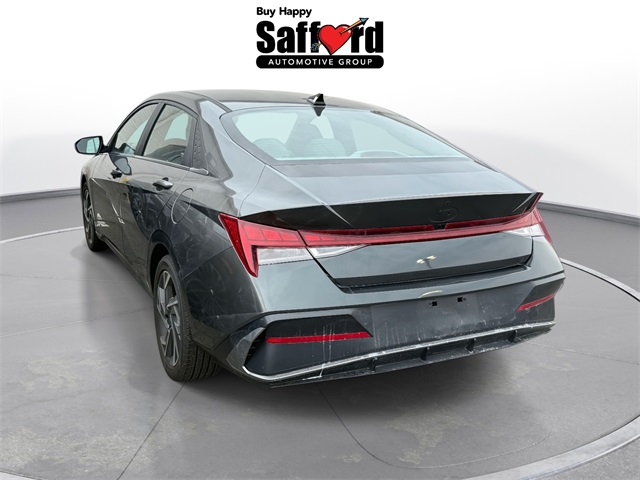 2024 Hyundai Elantra SEL Convenience photo 5