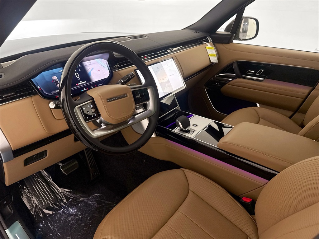2025 Land Rover Range Rover SE photo 4