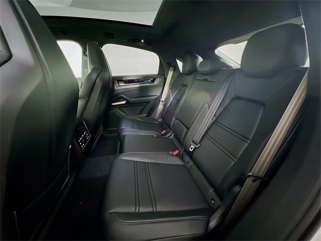 2026 Porsche Cayenne E-Hybrid Coupe photo 21