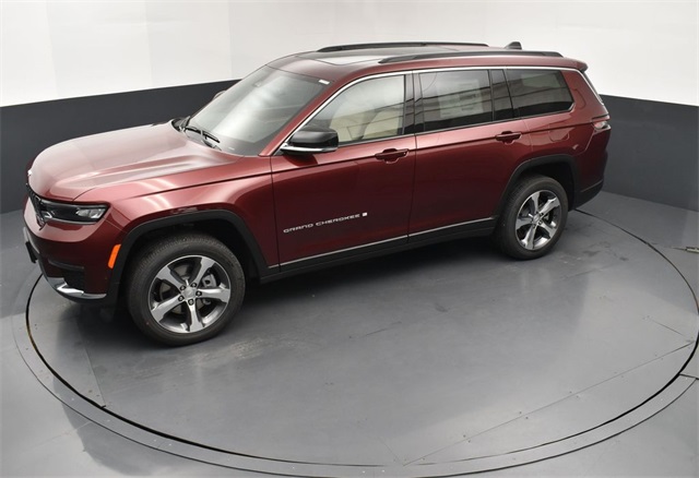 2025 Jeep Grand Cherokee Limited photo 13