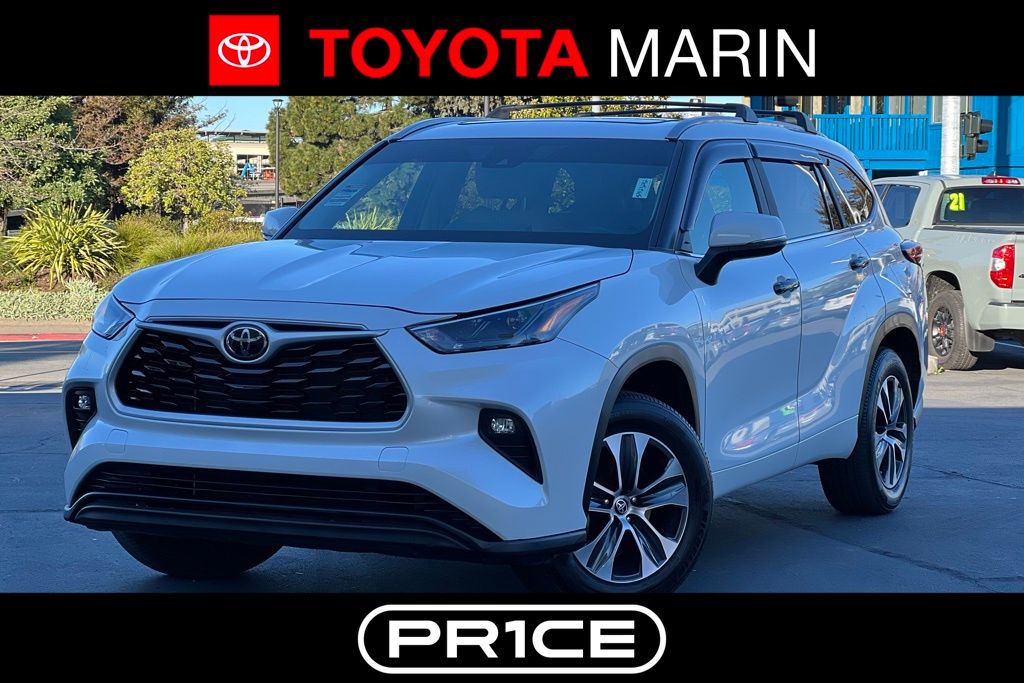 2023 Toyota Highlander XLE's photo