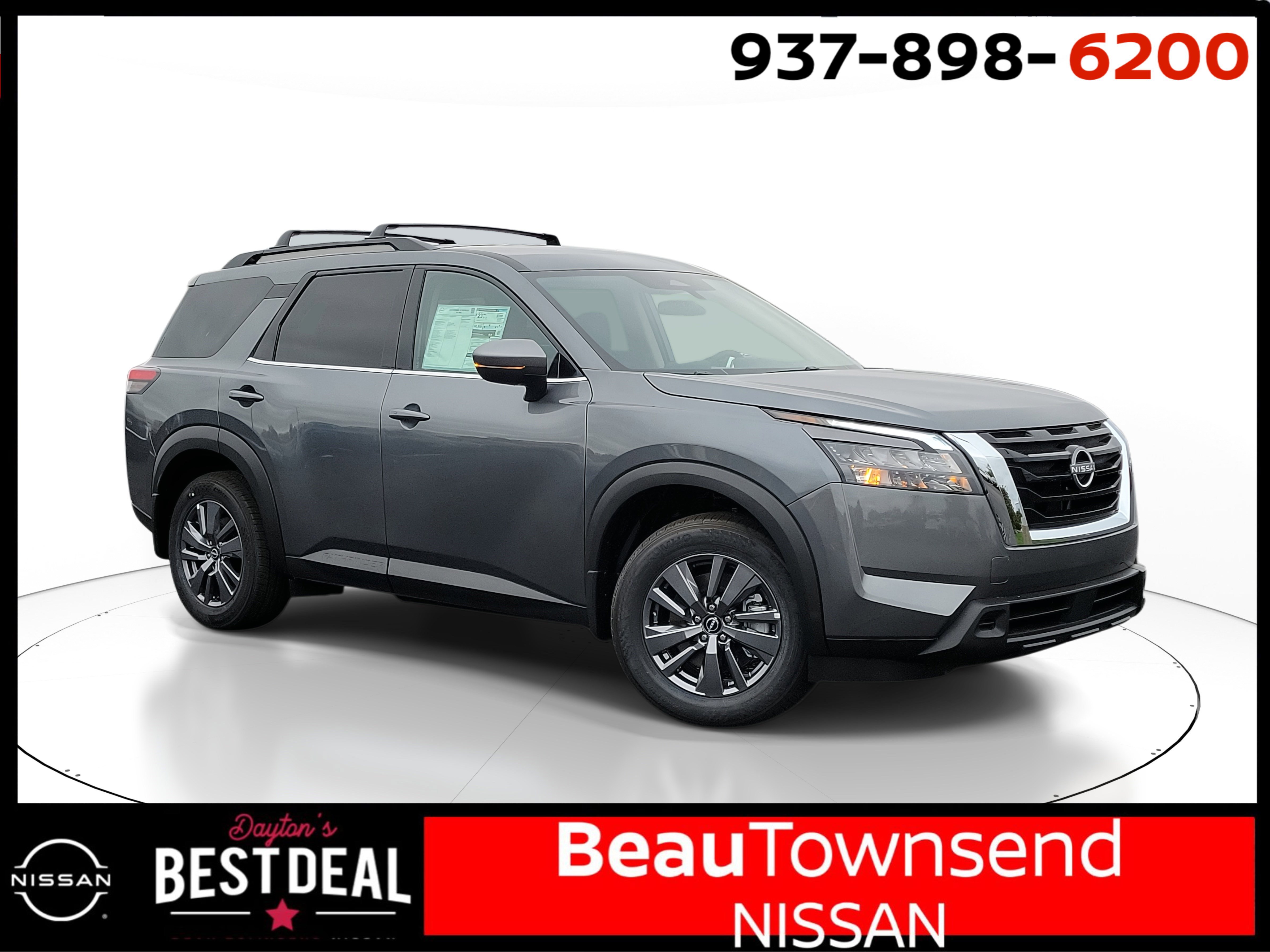 2025 Nissan Pathfinder SV's photo