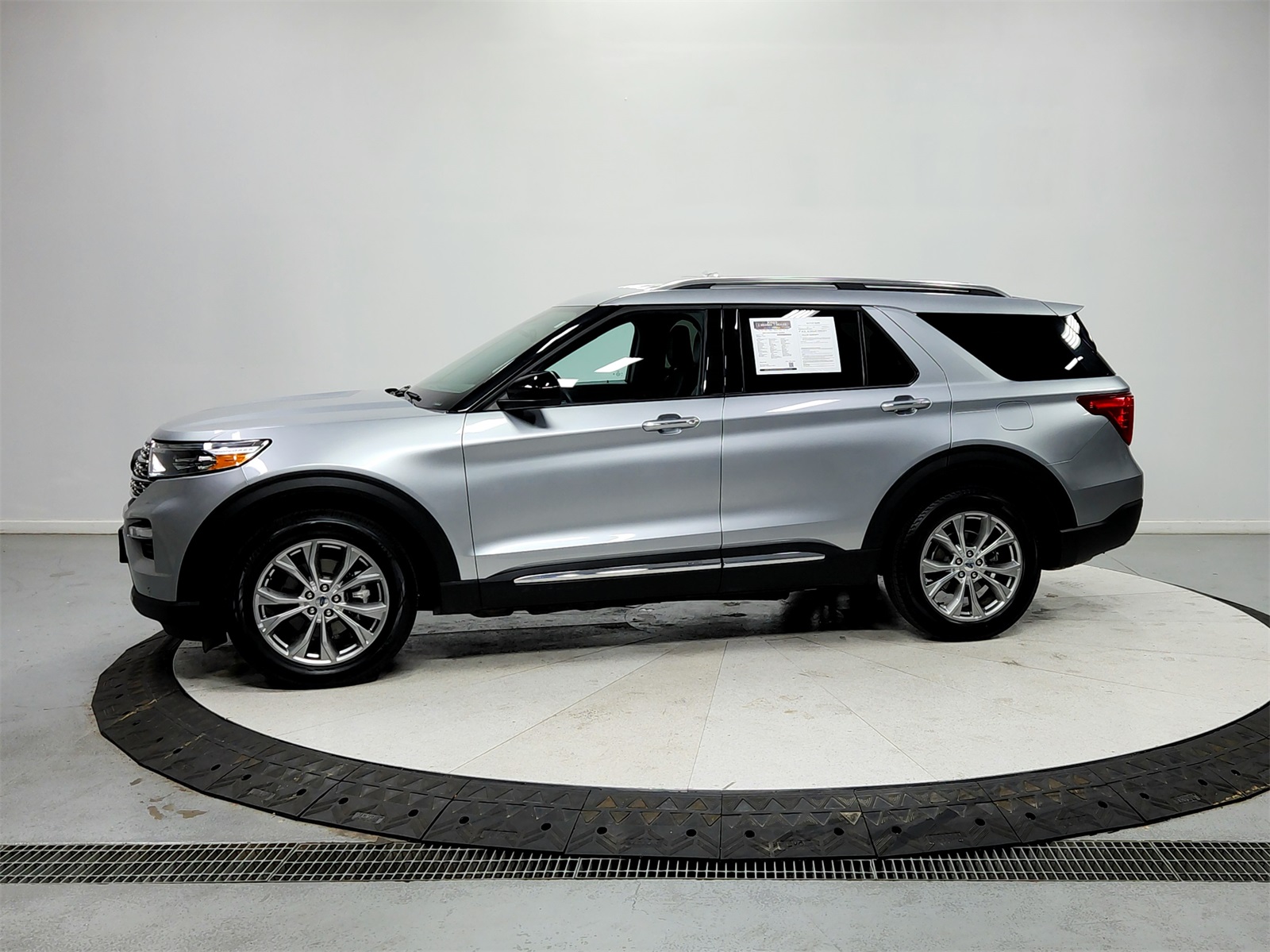 2024 Ford Explorer Limited photo 4
