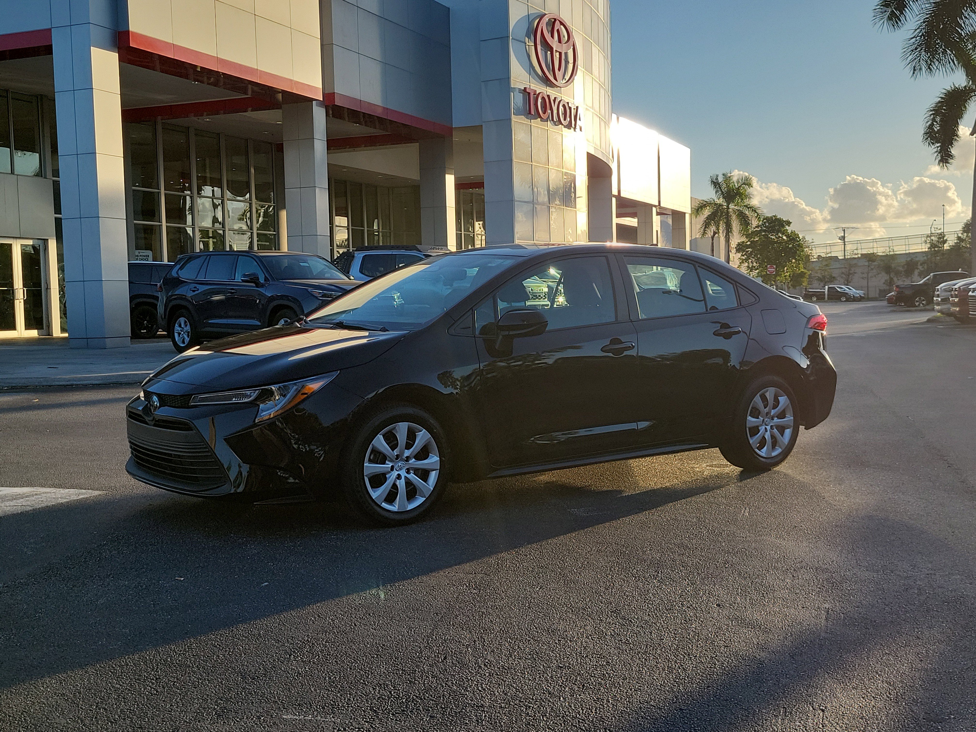 Used 2024 Toyota Corolla LE with VIN 5YFB4MDE1RP167206 for sale in Kansas City