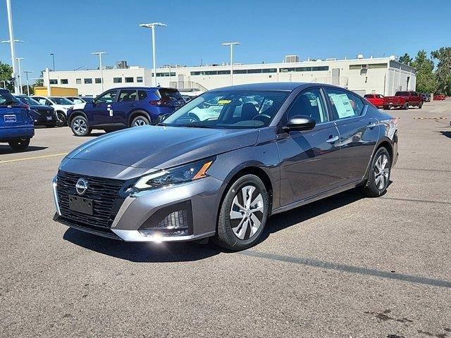 2025 Nissan Altima S photo 4