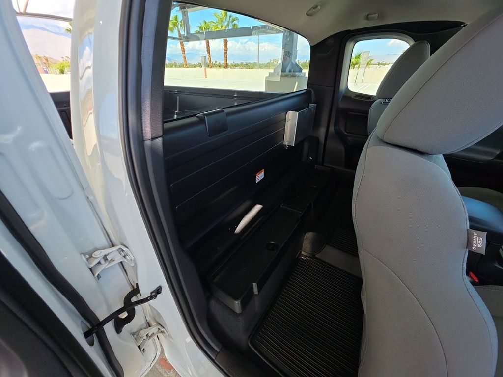 2018 Toyota Tacoma SR photo 26