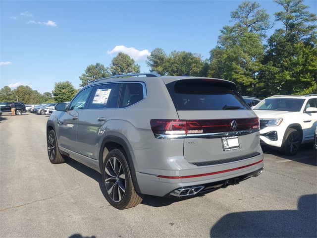 2026 Volkswagen Atlas SEL Premium R-Line photo 4