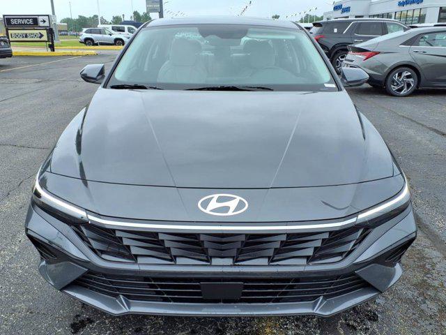 2025 Hyundai Elantra Hybrid Limited photo 2