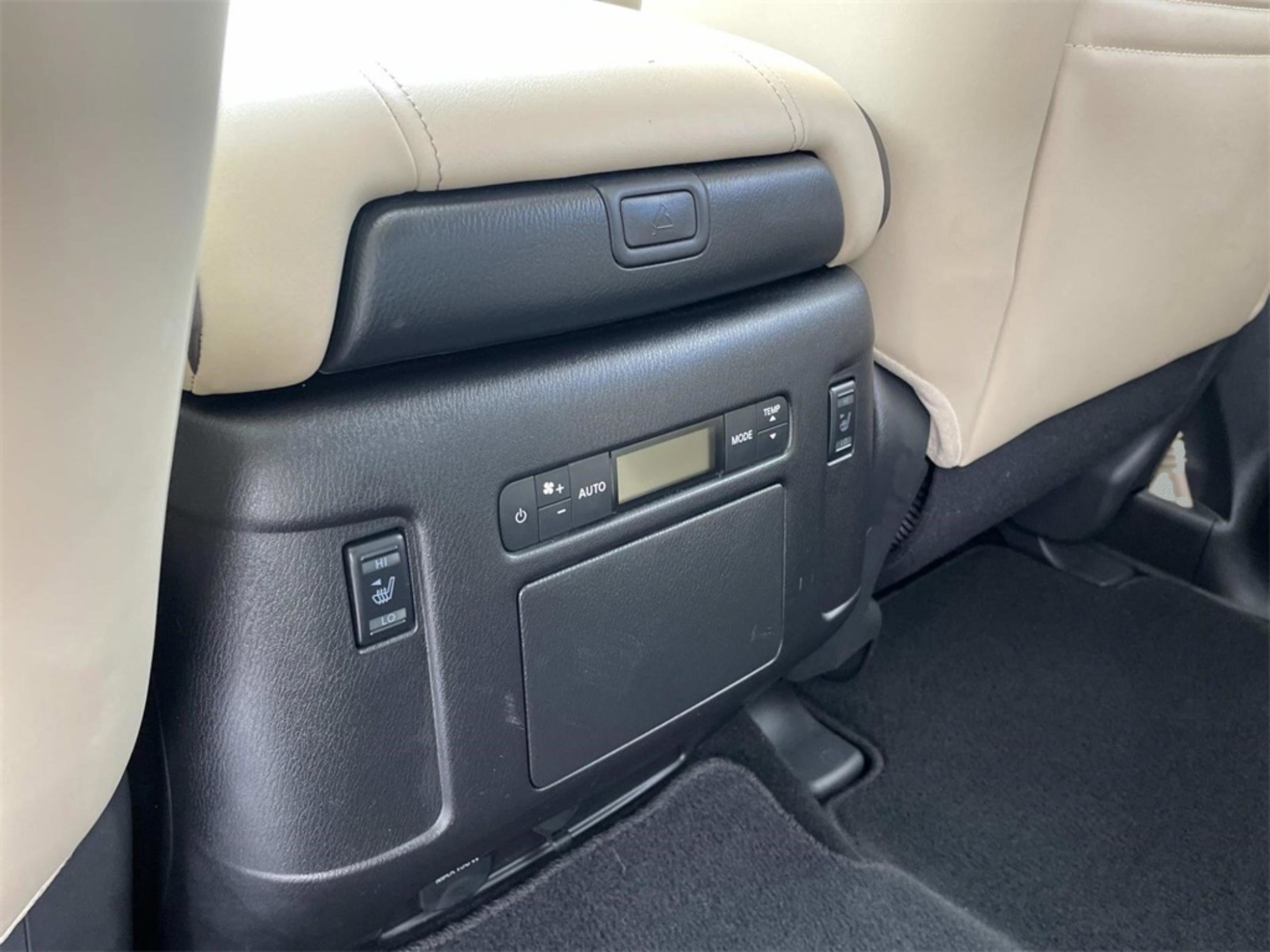 2024 Nissan Armada Platinum photo 4