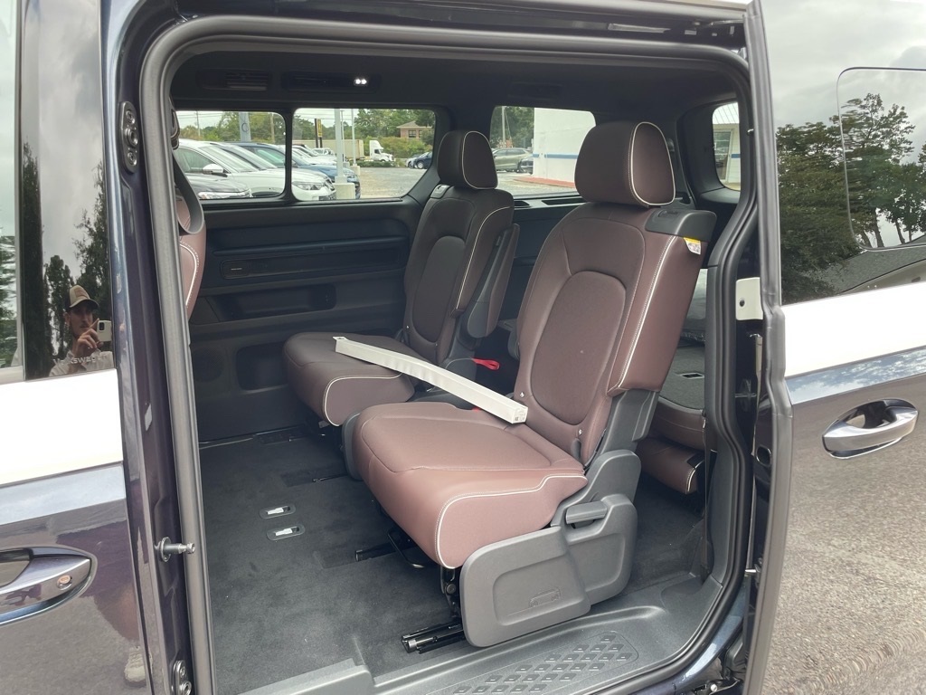 2025 Volkswagen ID. Buzz Pro Plus photo 18