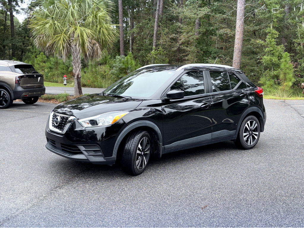 2020 Nissan Kicks SV photo 2