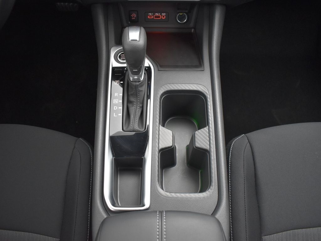 2025 Nissan Sentra SV photo 12