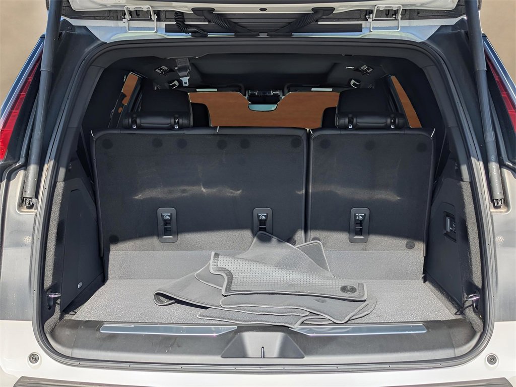 2024 Cadillac Escalade Premium Luxury photo 14