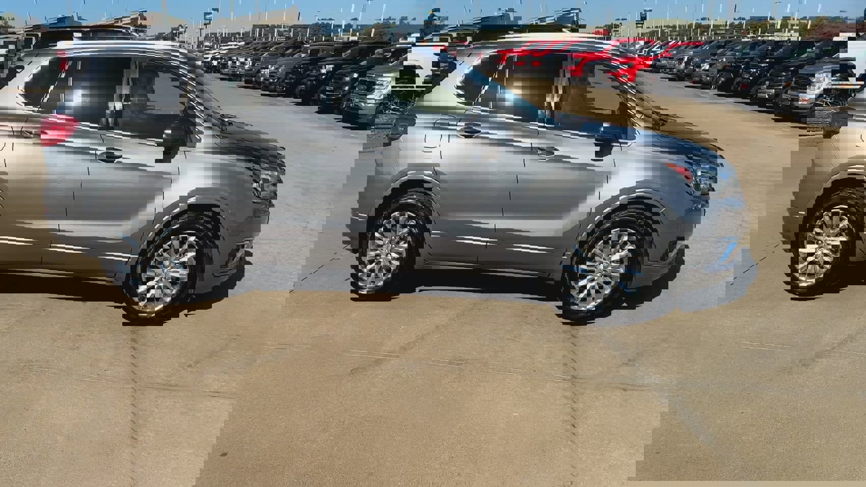 2020 Buick Envision Essence photo 2