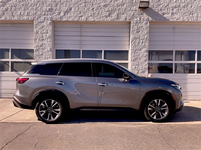 2023 INFINITI QX60 LUXE's photo