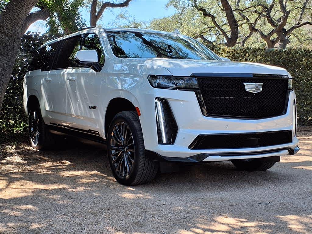 2024 Cadillac Escalade ESV V-Series photo 3